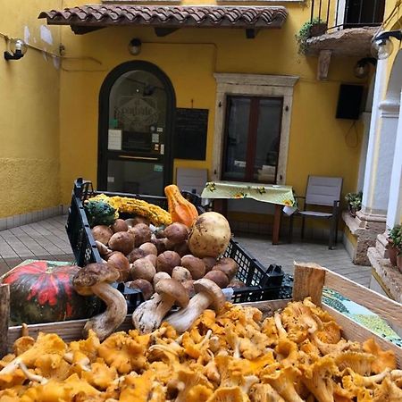 Locanda Al Centrale Caprino Veronese Εξωτερικό φωτογραφία
