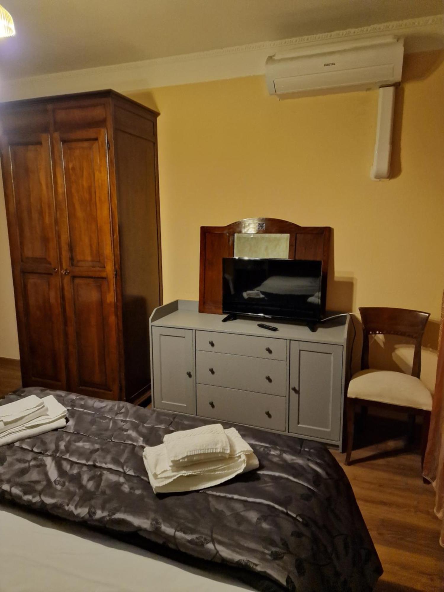 Locanda Al Centrale Caprino Veronese Εξωτερικό φωτογραφία
