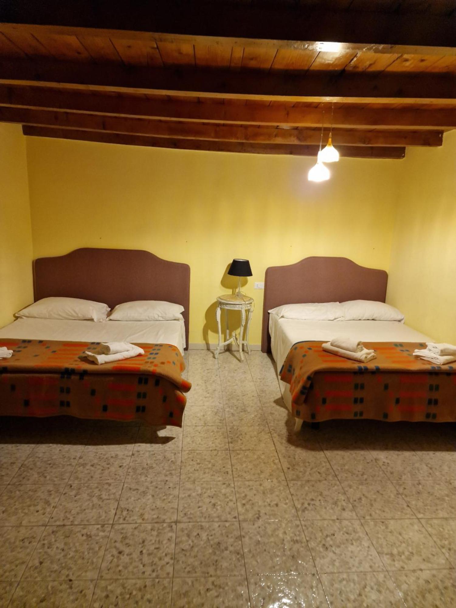 Locanda Al Centrale Caprino Veronese Εξωτερικό φωτογραφία