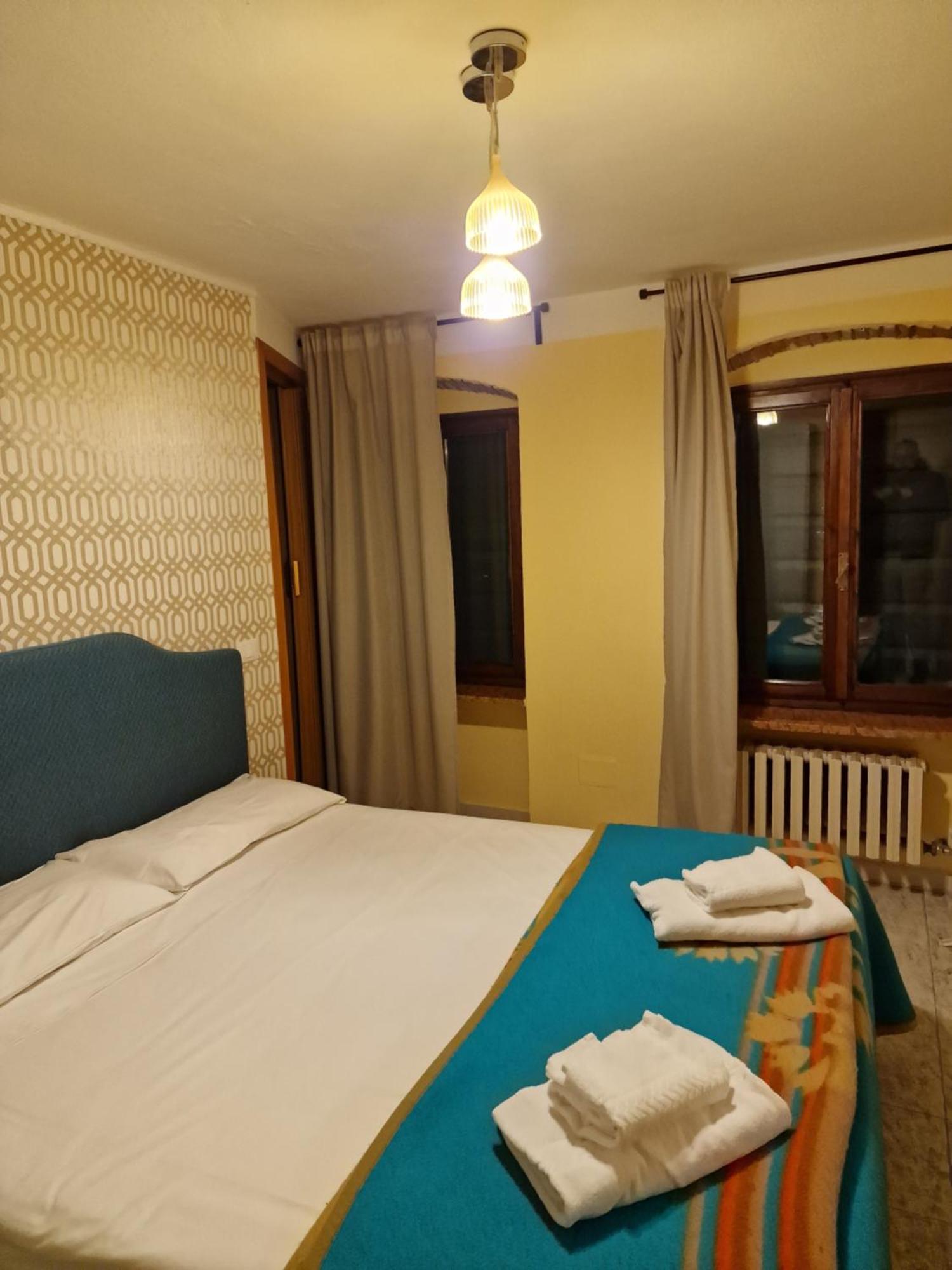 Locanda Al Centrale Caprino Veronese Εξωτερικό φωτογραφία