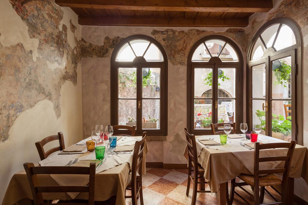 Locanda Al Centrale Caprino Veronese Εξωτερικό φωτογραφία