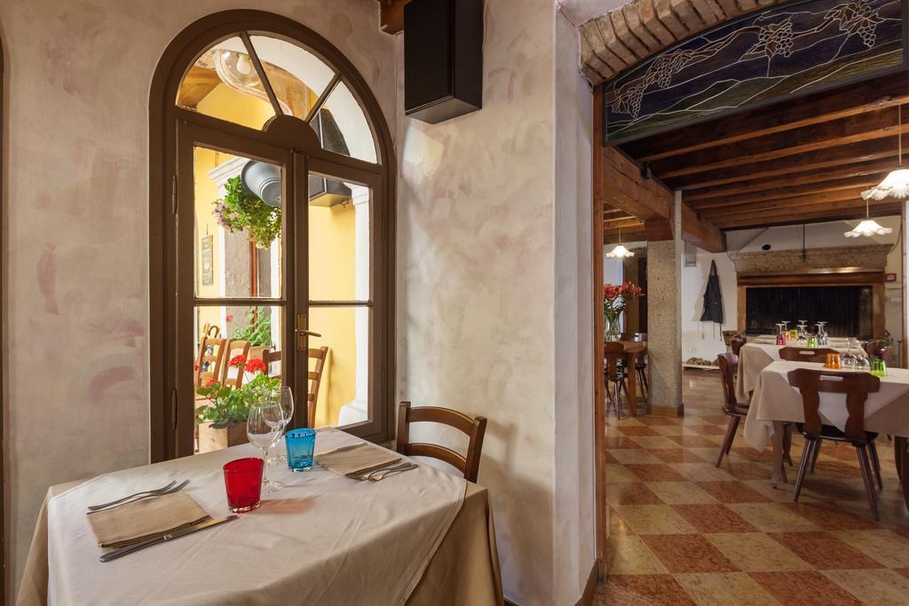 Locanda Al Centrale Caprino Veronese Εξωτερικό φωτογραφία